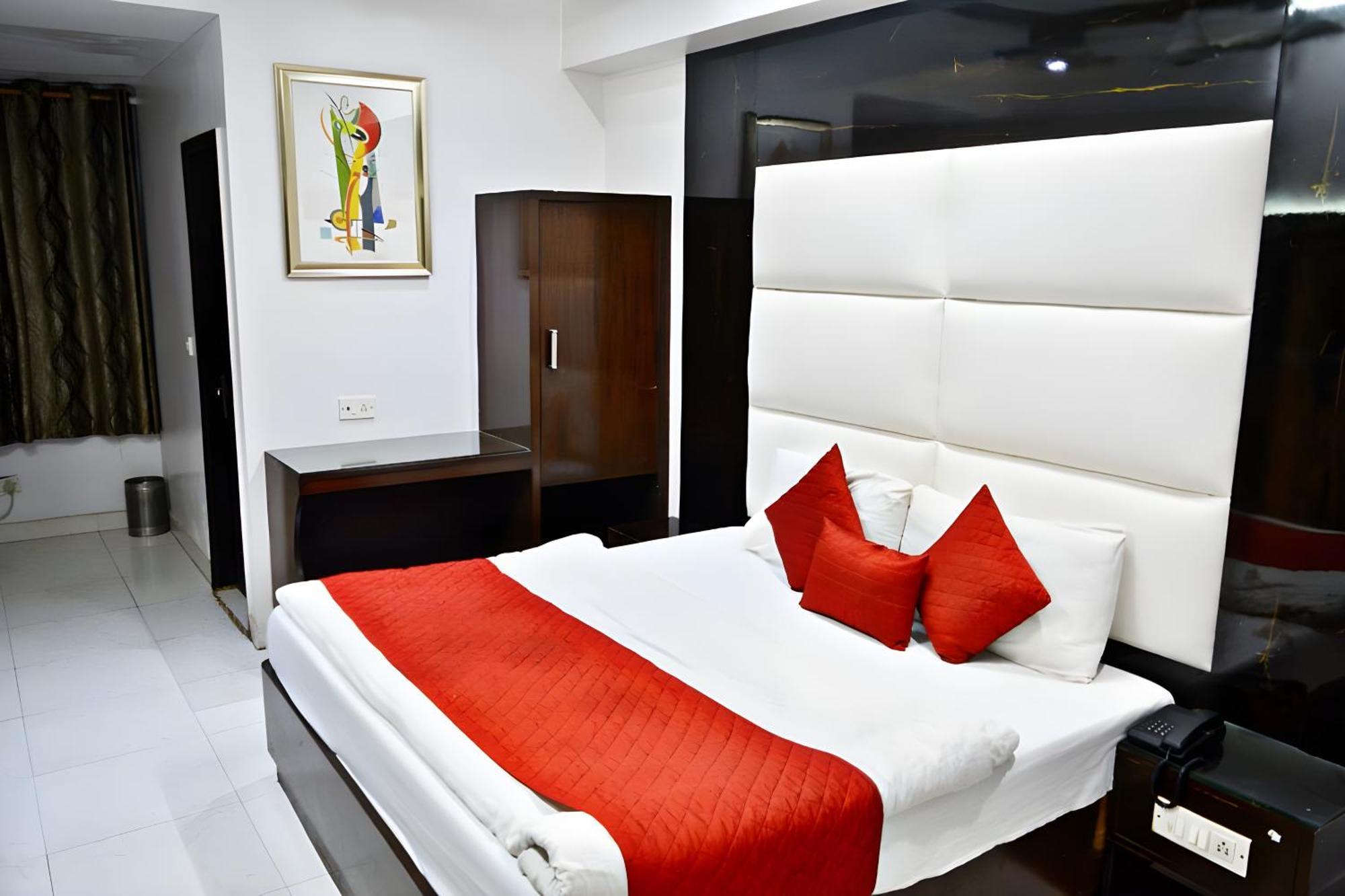 Hotel Sun International New Delhi Extérieur photo