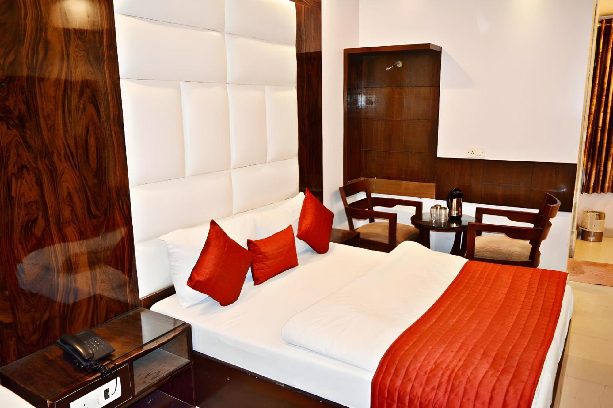 Hotel Sun International New Delhi Extérieur photo